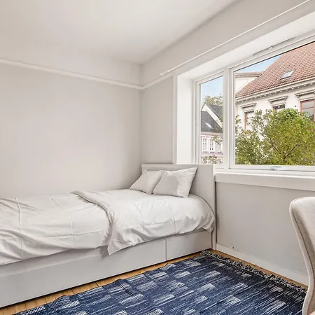 Apartment 350m To I Tv & Workspace In Every Room! Bergen